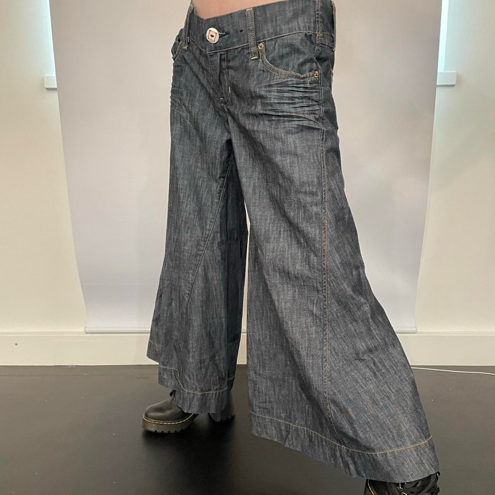 Unique vintage AG low rise wide-leg  jeans. Excellent condition.